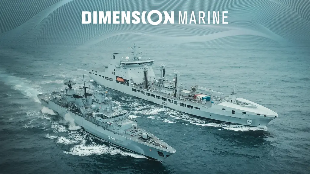 Zwei Militärschiffe auf dem Meer
