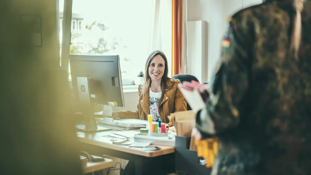 Frau im Büro