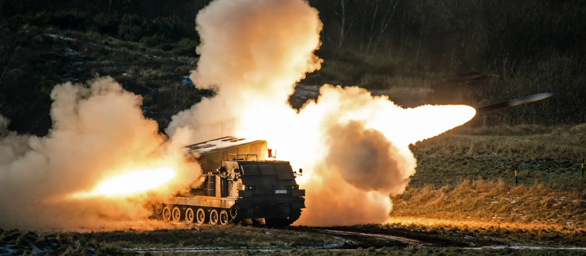 Nachtschießen mit Panzerhaubitze 2000