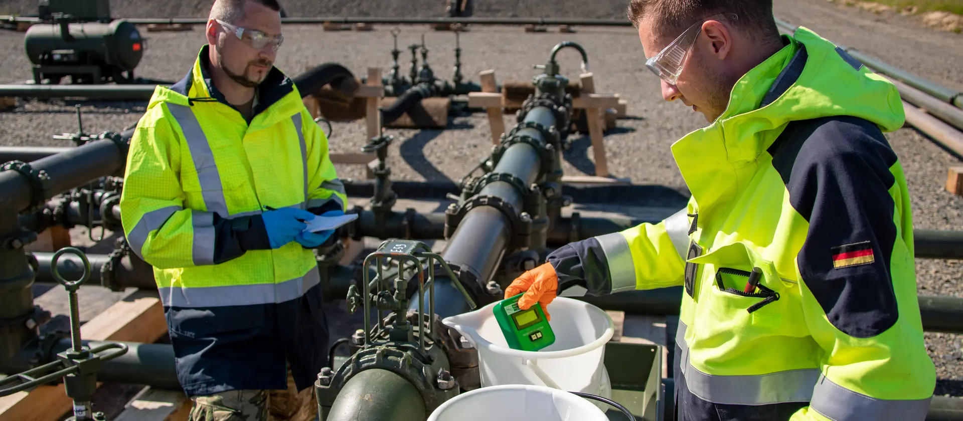 Pioniere der Bundeswehr arbeiten an einer Anlage