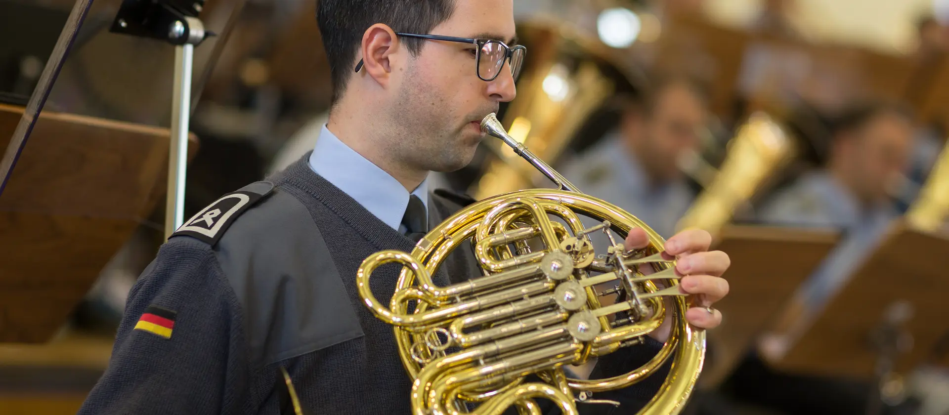 Ein Soldat des Heeresmusikkoorps