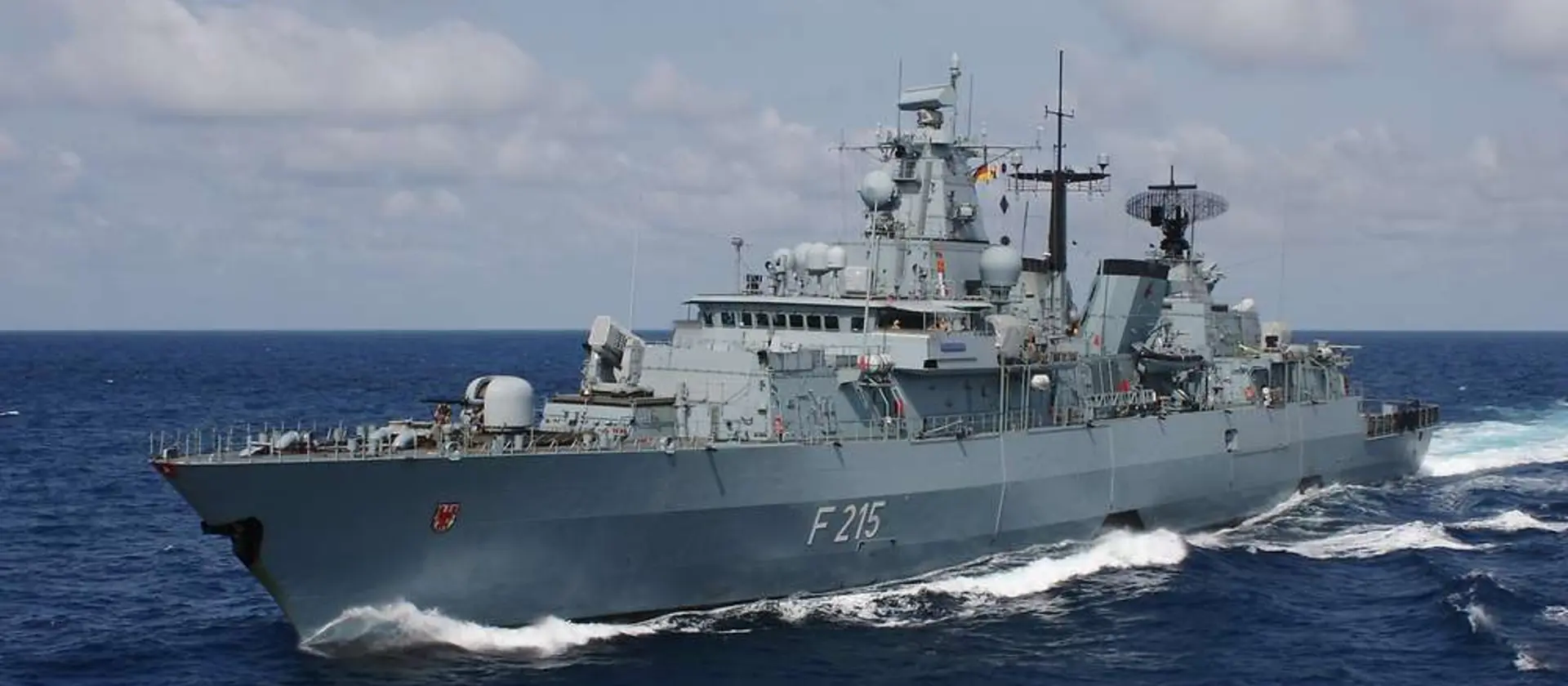 Eine Fregatte der Bundeswehr auf See