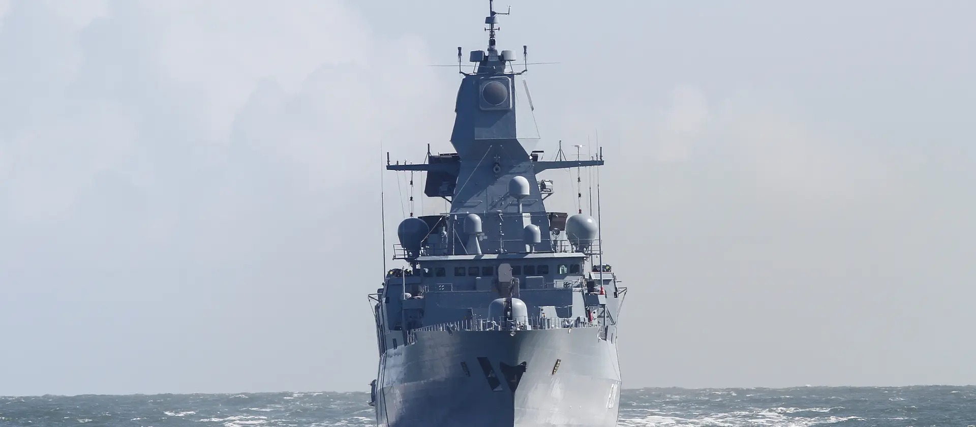Ein Schiff der Marine