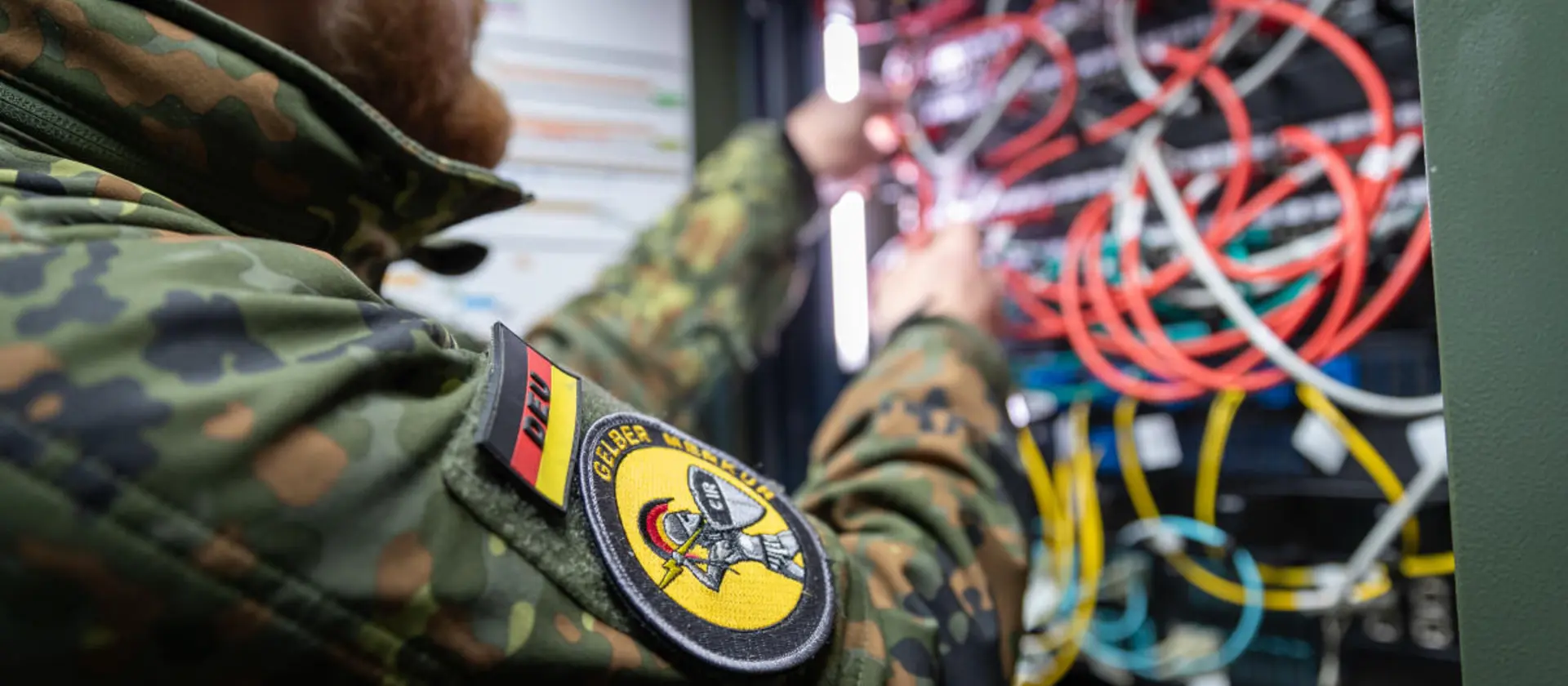 Ein IT Soldat der Bundeswehr