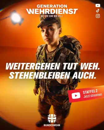 Kampagnenplakat mit dem Schriftzug "Weitergehen tut weh. Stehenbleiben auch."